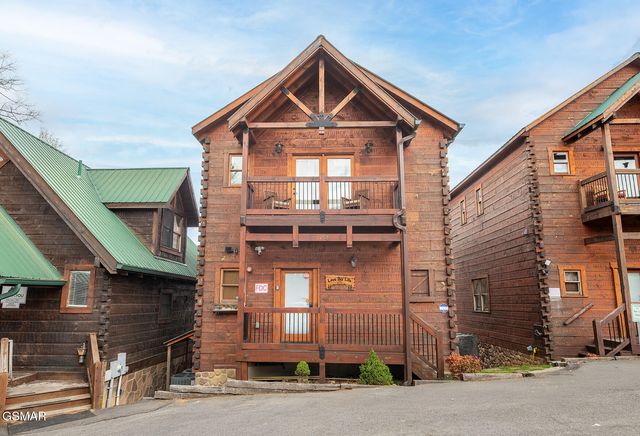 1253 Bear Cub Way, Gatlinburg, TN 37738