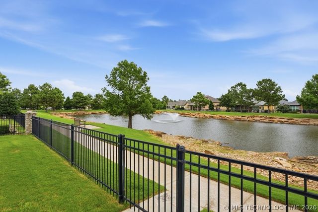 8409 S Olympia Avenue, Tulsa, OK 74132