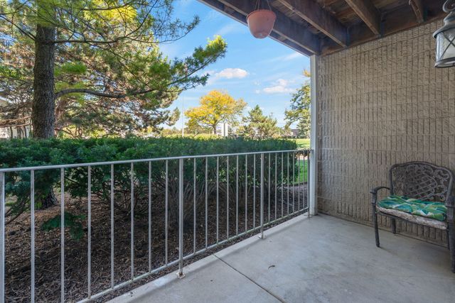 728 N Gary Avenue 113, Carol Stream, IL 60188
