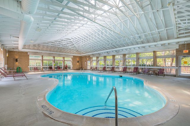 728 N Gary Avenue 113, Carol Stream, IL 60188