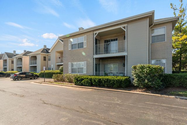 728 N Gary Avenue 113, Carol Stream, IL 60188