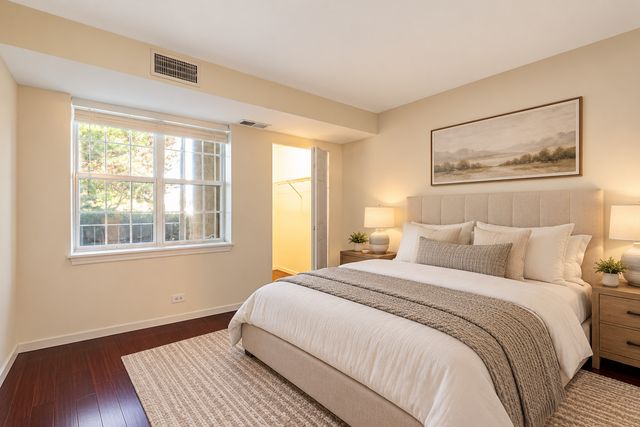 728 N Gary Avenue 113, Carol Stream, IL 60188