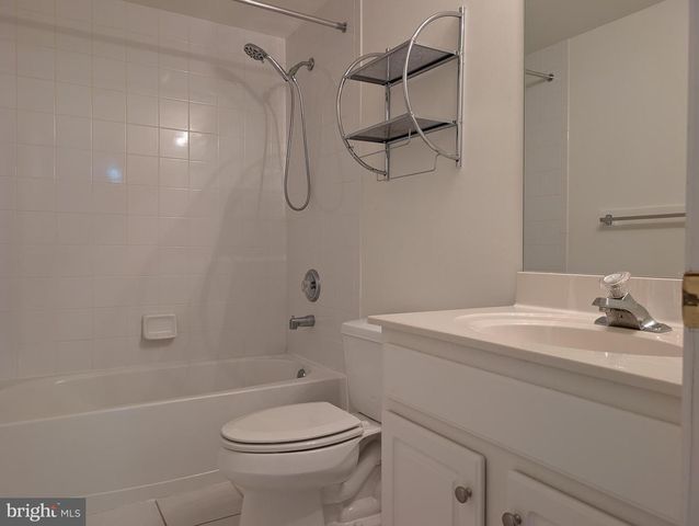8 TREWBRIDGE CT, Princeton, NJ 08540