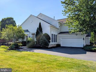 8 TREWBRIDGE CT, Princeton, NJ 08540