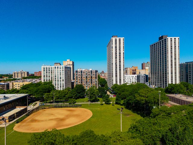 4520 N CLARENDON Avenue 406, Chicago, IL 60640