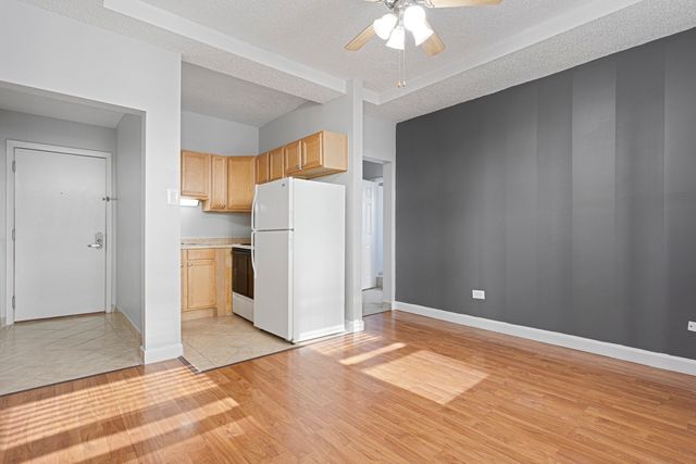 4520 N CLARENDON Avenue 406, Chicago, IL 60640