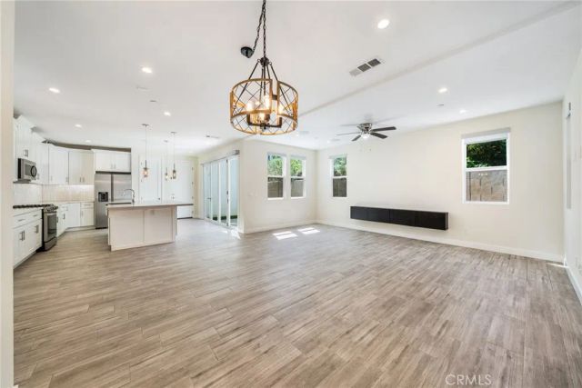 2573 Elden Ave B, Costa Mesa, CA 92627