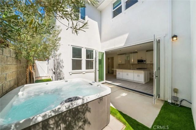 2573 Elden Ave B, Costa Mesa, CA 92627
