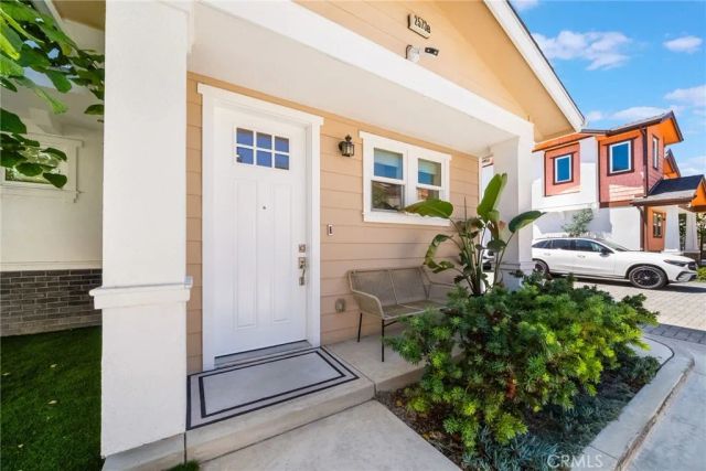 2573 Elden Ave B, Costa Mesa, CA 92627
