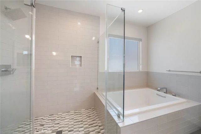2573 Elden Ave B, Costa Mesa, CA 92627