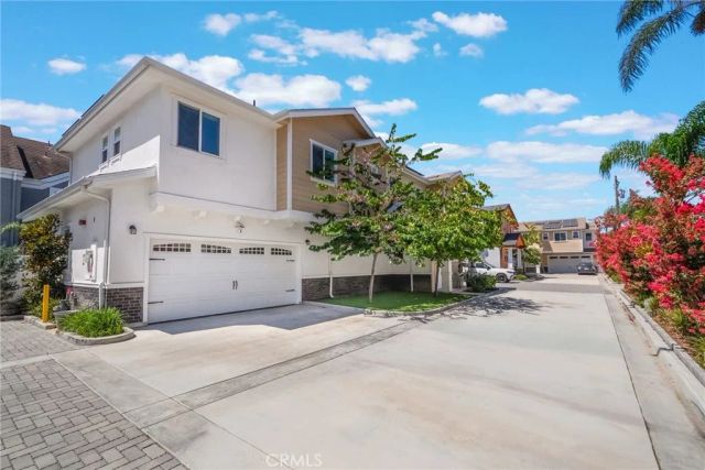 2573 Elden Ave B, Costa Mesa, CA 92627