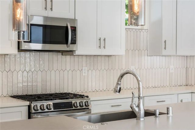 2573 Elden Ave B, Costa Mesa, CA 92627