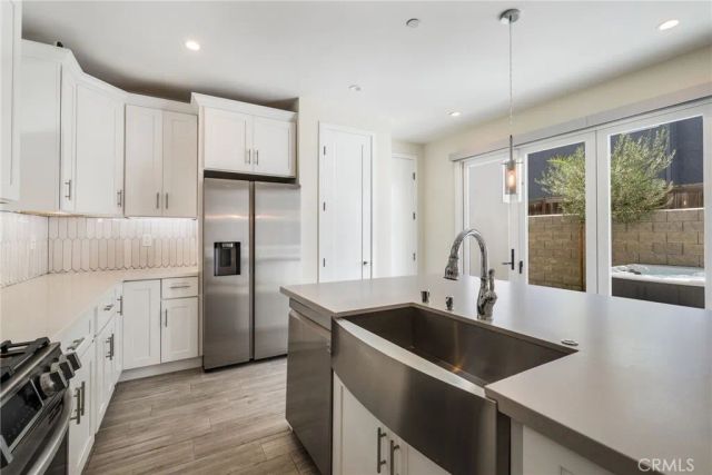 2573 Elden Ave B, Costa Mesa, CA 92627