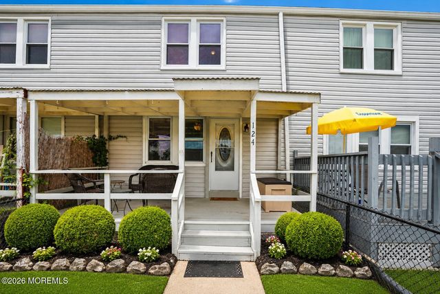 124 Belshaw Avenue, Shrewsbury Twp, NJ 07724