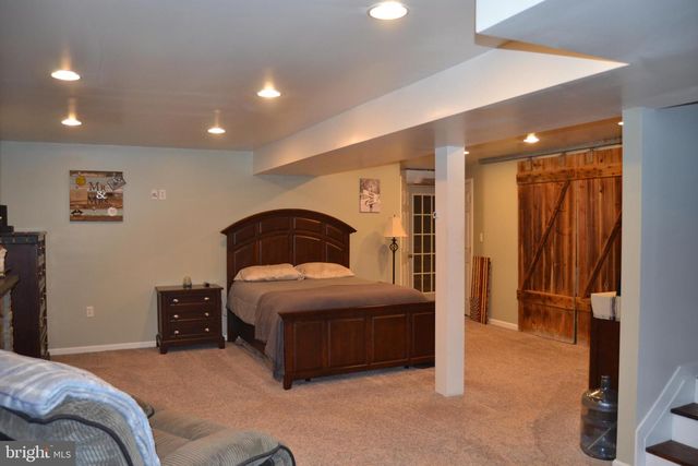 686 STATE RD, West Grove, PA 19390