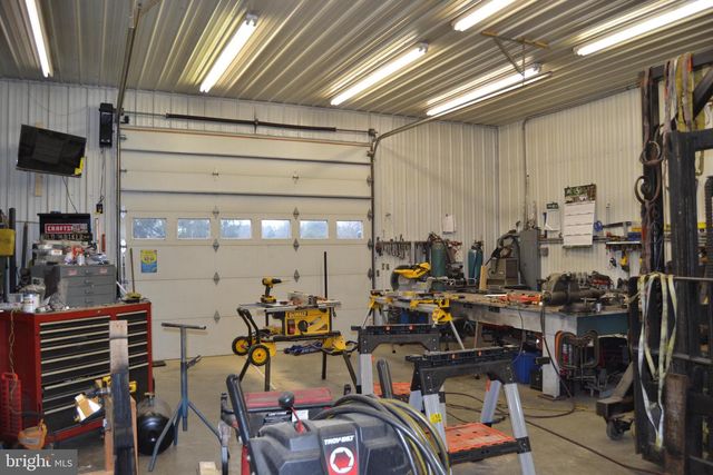 686 STATE RD, West Grove, PA 19390