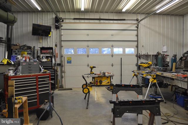 686 STATE RD, West Grove, PA 19390