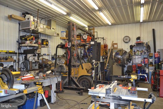 686 STATE RD, West Grove, PA 19390