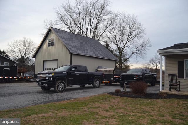 686 STATE RD, West Grove, PA 19390