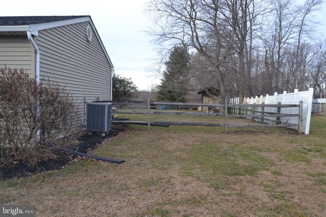 686 STATE RD, West Grove, PA 19390