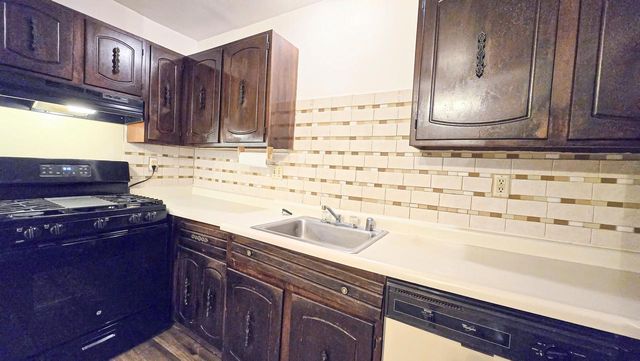 6202 W Port AVENUE, Milwaukee, WI 53223