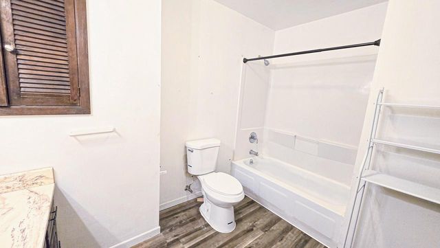 6202 W Port AVENUE, Milwaukee, WI 53223