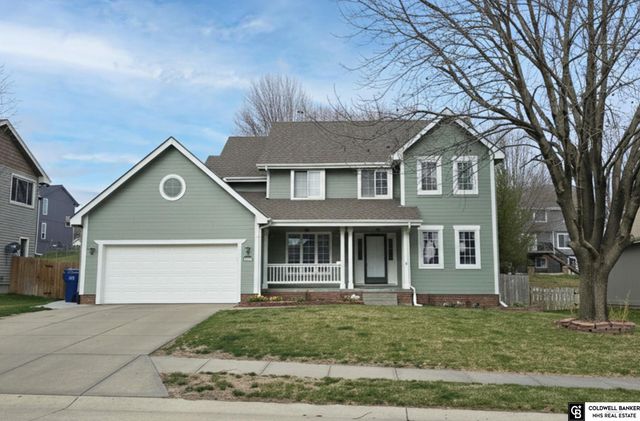 1914 Franklin Drive, Papillion, NE 68133