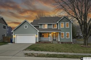 1914 Franklin Drive, Papillion, NE 68133