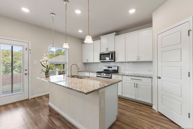12221 ICON RDG, San Antonio, TX 78253