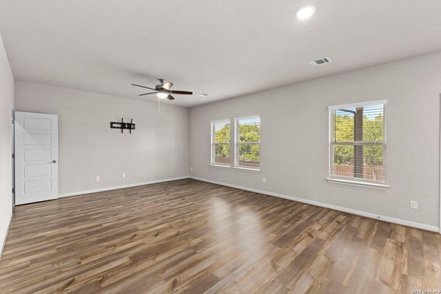 12221 ICON RDG, San Antonio, TX 78253
