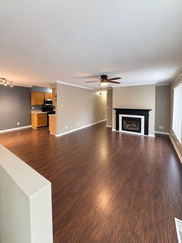 287 Sandhurst Lane D, South Elgin, IL 60177