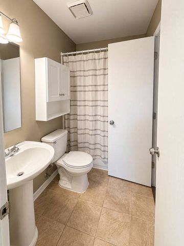 287 Sandhurst Lane D, South Elgin, IL 60177