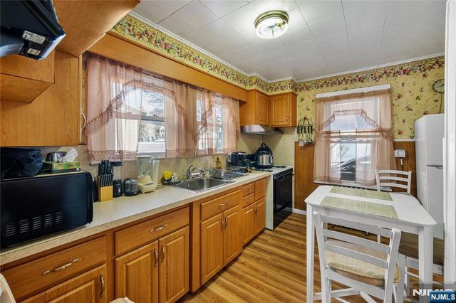 252 Duane Street, Orange, NJ 07050