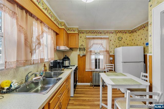 252 Duane Street, Orange, NJ 07050