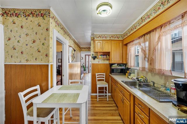 252 Duane Street, Orange, NJ 07050