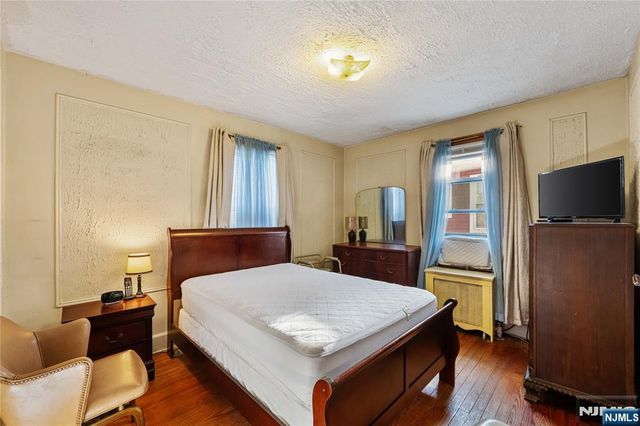 252 Duane Street, Orange, NJ 07050