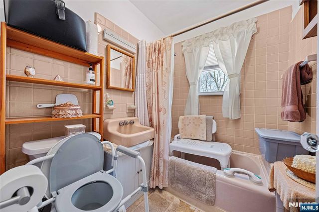 252 Duane Street, Orange, NJ 07050