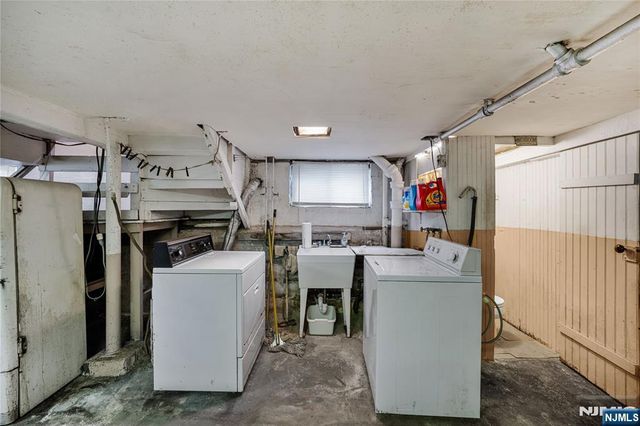 252 Duane Street, Orange, NJ 07050