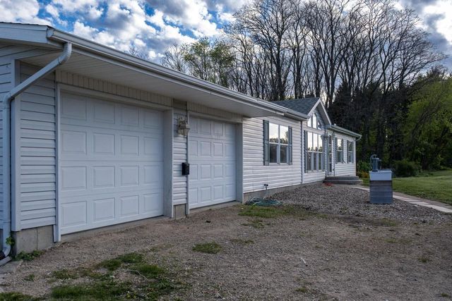 W5479 County Road P, Pardeeville, WI 53954