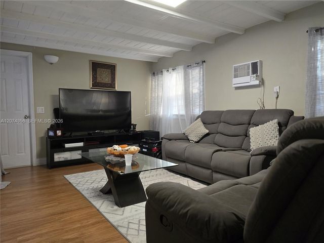 6626 SW 1st Court, Pembroke Pines, FL 33023