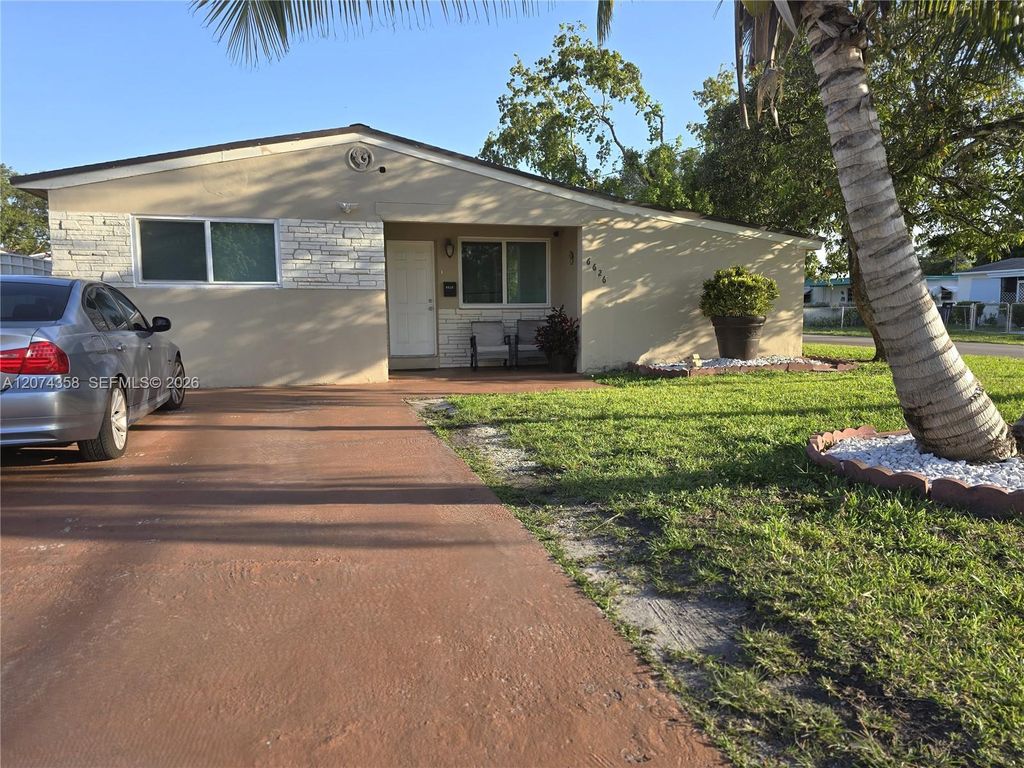 6626 SW 1st Court, Pembroke Pines, FL 33023