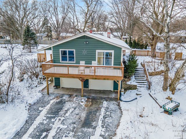 4911 Redbird Lane, Crystal Lake, IL 60012