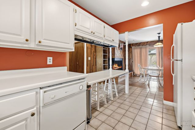 4911 Redbird Lane, Crystal Lake, IL 60012