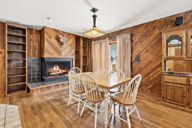 4911 Redbird Lane, Crystal Lake, IL 60012