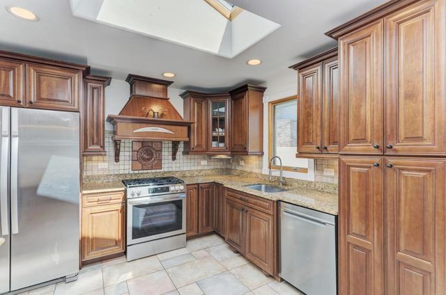 16829 Creekside Avenue, Tinley Park, IL 60487
