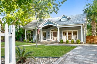 806 E GRAYSON ST, San Antonio, TX 78208
