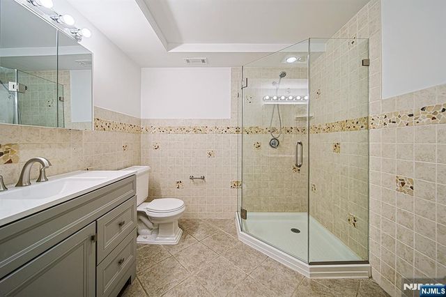 3 Whitman Court 1203, Teaneck, NJ 07666