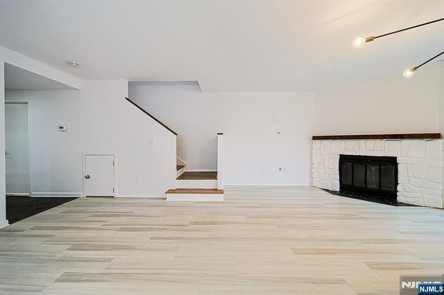 3 Whitman Court 1203, Teaneck, NJ 07666