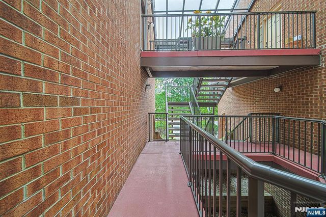3 Whitman Court 1203, Teaneck, NJ 07666
