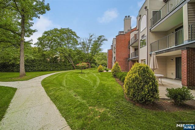 3 Whitman Court 1203, Teaneck, NJ 07666